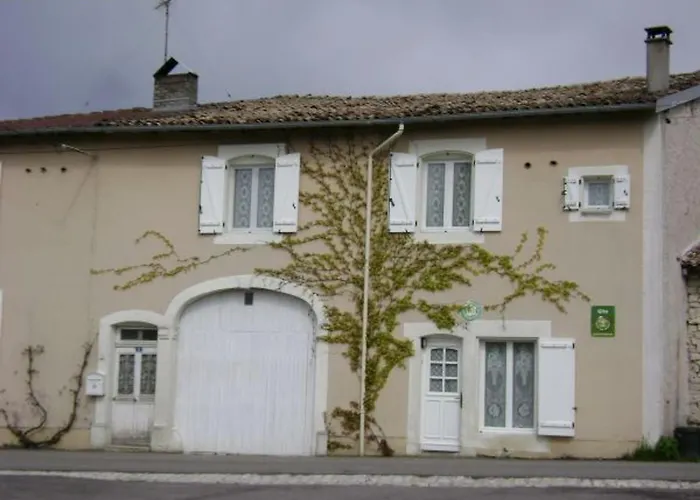 Maison Spacieuse Et Confortable Avec Terrasse Et Jardin, Ideale Pour Famille Ou Entreprise - Fr-1-585-29 *